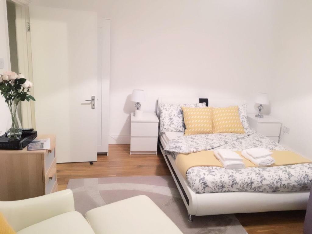 Abbey Wood Station Five Bedroom Self Contained House Exterior foto